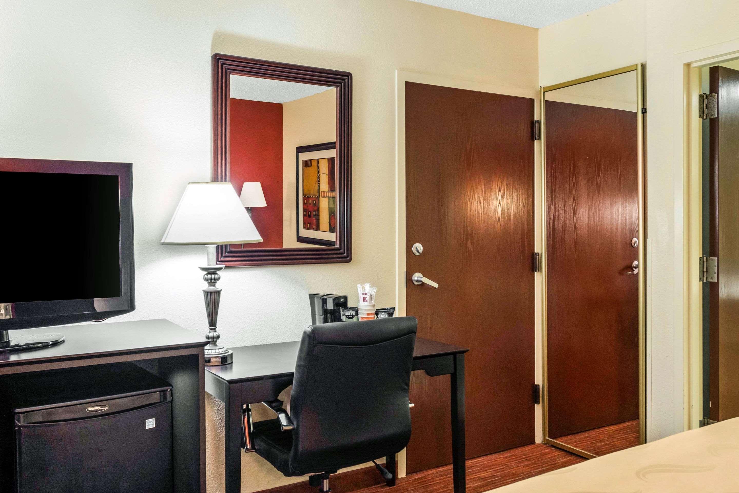 Quality Inn Олбани Экстерьер фото